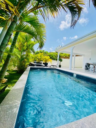 Villa Tropical Paradise avec piscine, 4 chambres - Location, gîte - Le Moule