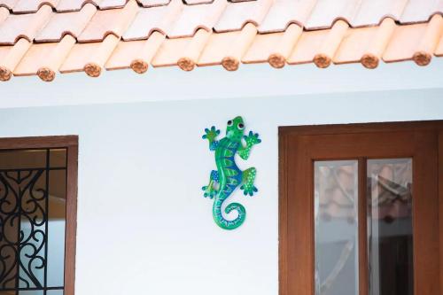 Casa Sintra - Romantic, tranquil hideaway, walk to beach - Tap to explore photos