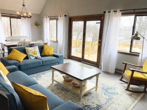 Poconos Family Cottage