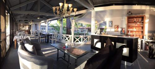 Sunbloom Beachfront Hotel and Restaurant