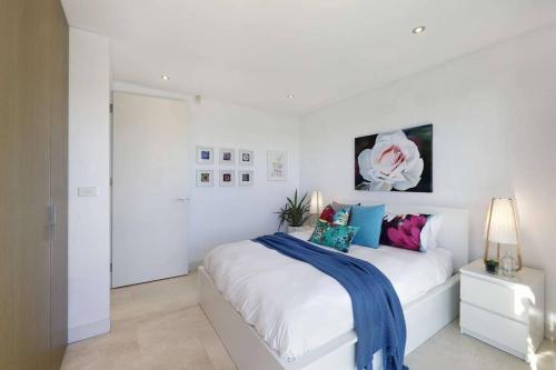 The Oceanic - Stunning absolute oceanfront Executive apartment in Cronulla