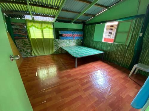 Adorable 2 bedroom with private pool in Tayabas