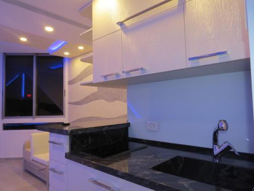 Kitchen, Apartment Ben Gurion in Bat Yam