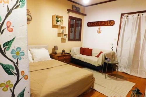Marco Polos Mooring Cozy Navy House