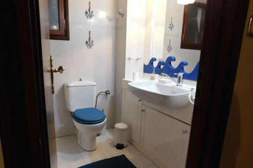 Marco Polos Mooring Cozy Navy House