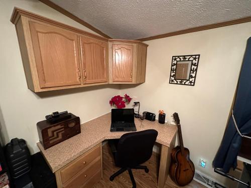 Місця відпочинку та розваги, Spacious Cozy Getaway ! King Bed, Game Room, Out Door Patio in Ханкок (Массачусетс)