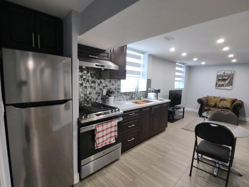 Prestige Accommodation Self-contained 2 Bedrooms Suite in Ajax (ON)