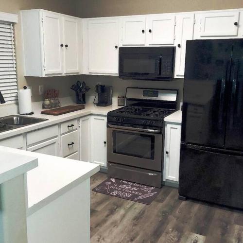 New beautifully remodeled home in Las Vegas near Red Rock Canyon National Conservation Area