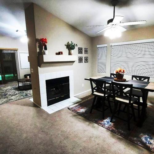 New beautifully remodeled home in Las Vegas near Red Rock Canyon National Conservation Area