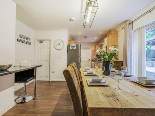 Kitchen, Numero Uno Detached Aparthouse in Benwell and Scotswood