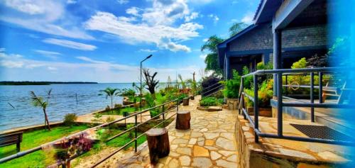 Gipir and Labongo Safari Lodge Ltd in Paraa