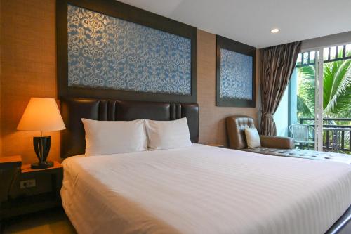 room detail thumbnail 1