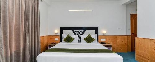 Hotel Shubh Dev photo