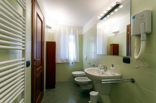 Bathroom, Agriturismo Tenuta Fonte Mosco' in Ponzano Di Fermo