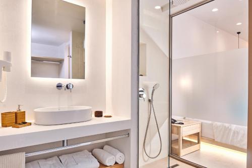 Tsamis Zante Suites - image 13