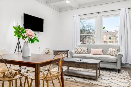 North End Treasure, beautiful 2 bedroom apartment in Detroit, USA