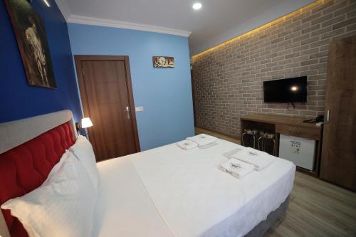 Standard Double Room image 5