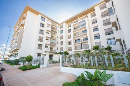 Airport Apartment Suite Casablanca FREE WIFI Modern Confort Calme, Rabat