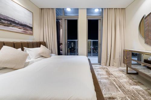 Paramount Midtown Deluxe 1 BR Apartment with Full Burj-Khalifa View - image 7