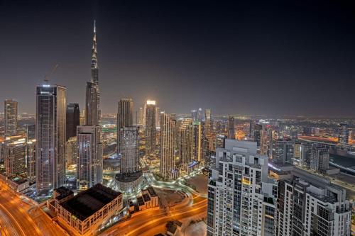 Paramount Midtown Deluxe 1 BR Apartment with Full Burj-Khalifa View - main image