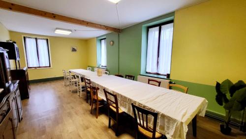 ECOLE de BELMONT in Haut-du-Them-Château-Lambert