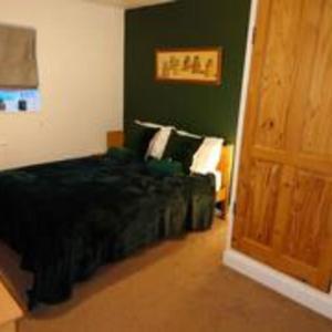 Lovely Rooms in a Quiet Place of Woking