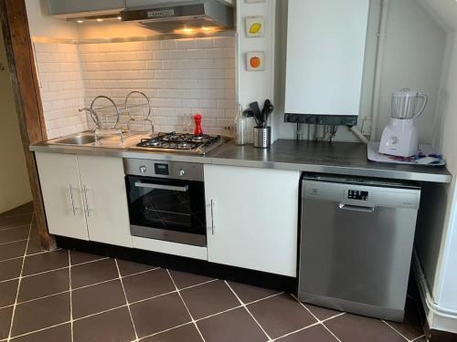 주방, Nevers, appartement de standing proche de la gare in 느베르