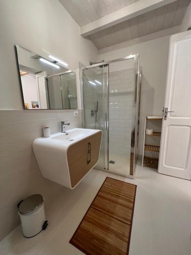 Ducha, Suite Battisti 7 in Lecce