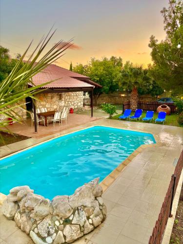 Country-Cozy Villa Pissouri Village