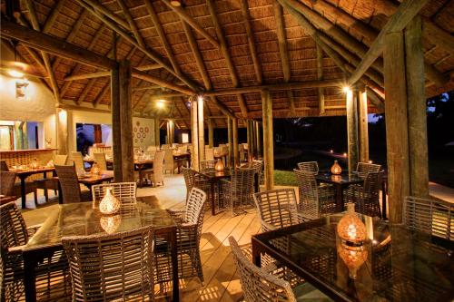 Restaurant, Fathala Wildlife Reserve in Ile De Dionewar