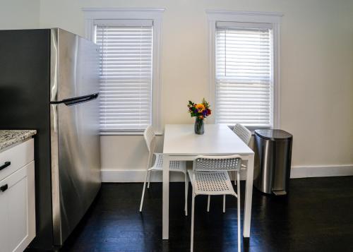設施, Modern Two Bedroom Condo - Boston in 韋克菲爾德