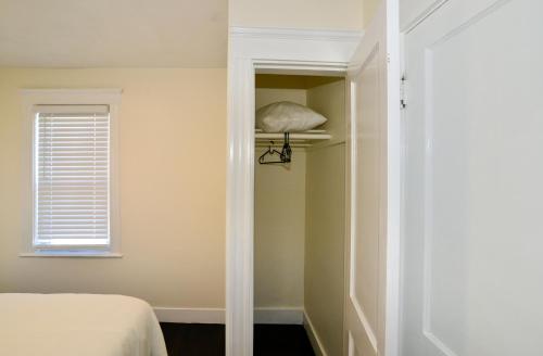 Modern Two Bedroom Condo - Boston in Wakefield (MA)