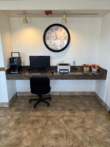 Days Inn by Wyndham Lake Point - main image