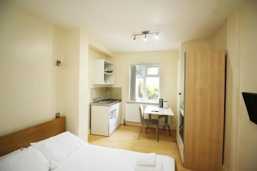 Flexistay Tooting Studios - image 12