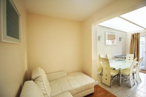 Flexistay Tooting Studios - image 14