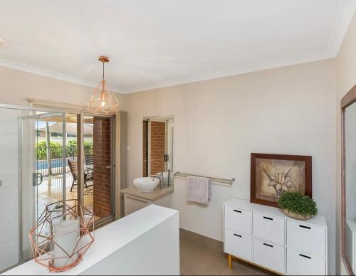 Modern family home with pool in Carisbrook