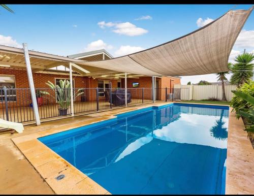 . Modern family home with pool