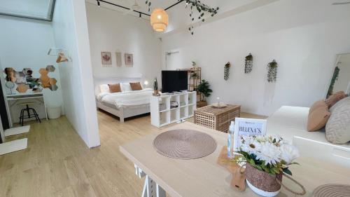 . Helena’s Studio Suite Gerik