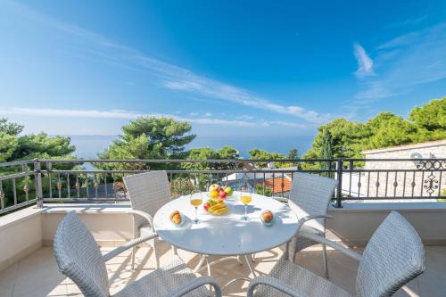  Apartments Talija in Drašnice