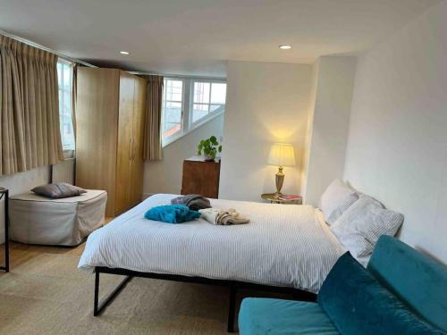 CB53 Tower Bridge Townhouse 2 bathrooms & Free parking, Londyn