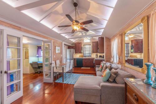 *New Listing* Cozy Key West Hideaway in Old Town with a pool in Key West, USA