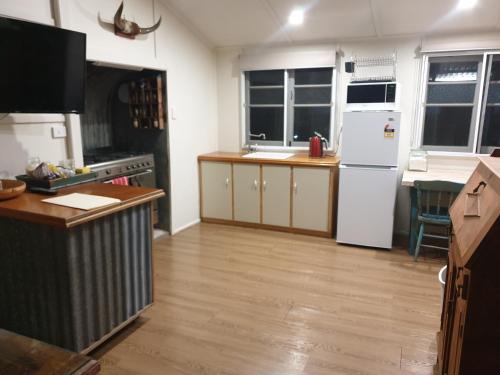 Spencer Lane Cottage & Granny Flat in Broadwater