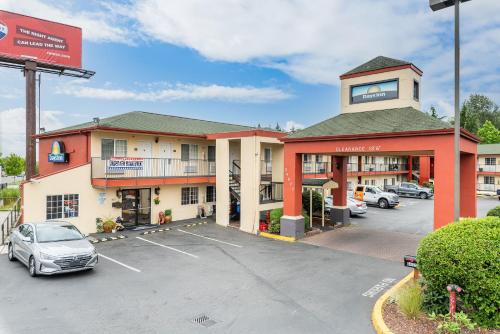 Days Inn by Wyndham Federal Way