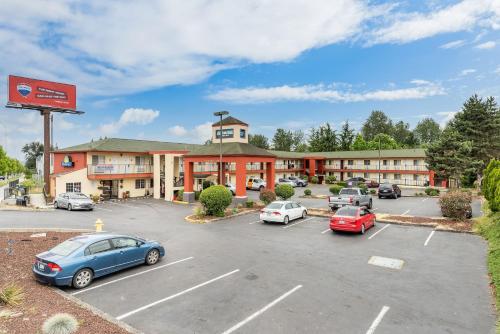 Days Inn by Wyndham Federal Way - Accommodation