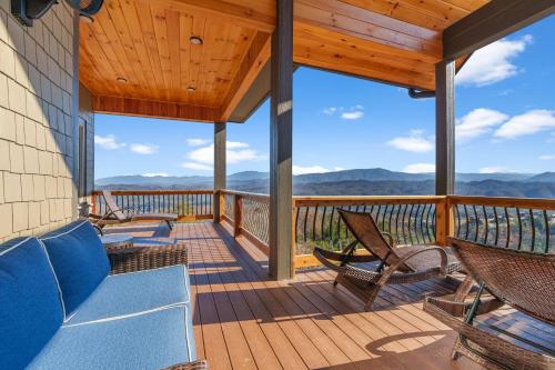 Star Of The Summit Private Indoor Pool Amazing Views 560 FREE tickets each paid day - image 3