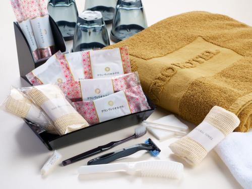 room detail thumbnail 2