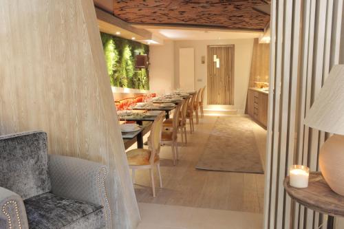 餐廳, 特萊科薩斯酒店 (Hotel Las Treixas) in 普埃夫拉德薩納夫裡亞