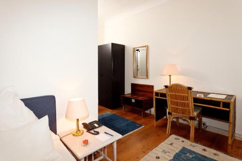 Standard Single Room image 5