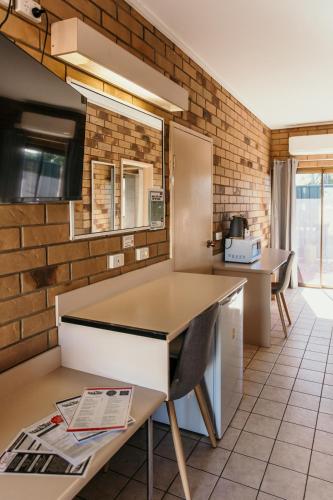 Dotări, Abacus Motel in Muntele Isa