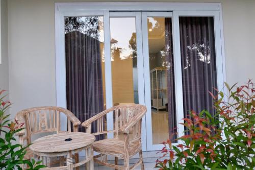 Anyar Guest House - Tap to explore photos
